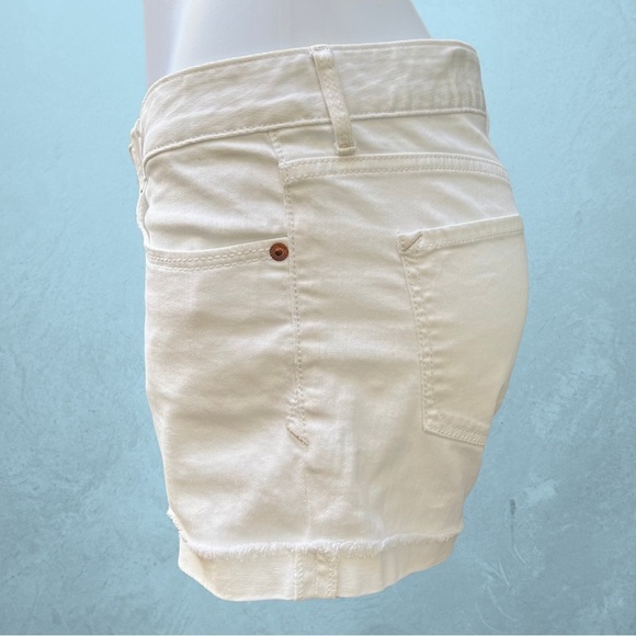 Express (Size 4 - EUC) White Denim Cuffed Shorts - 4” Inseam - Picture 4 of 11